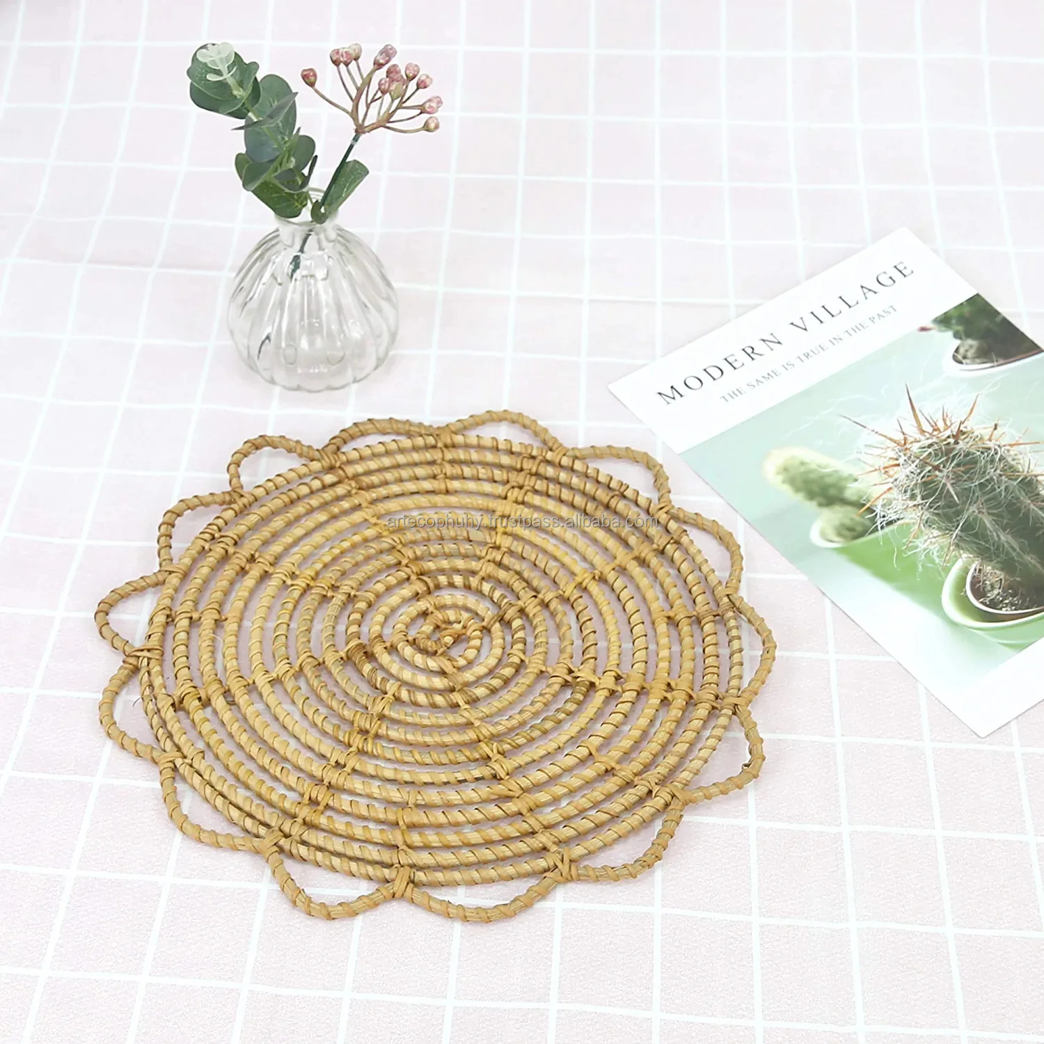 Contemporary Hot Trend Home Decor Oval Rattan Placemats Flower Rattan