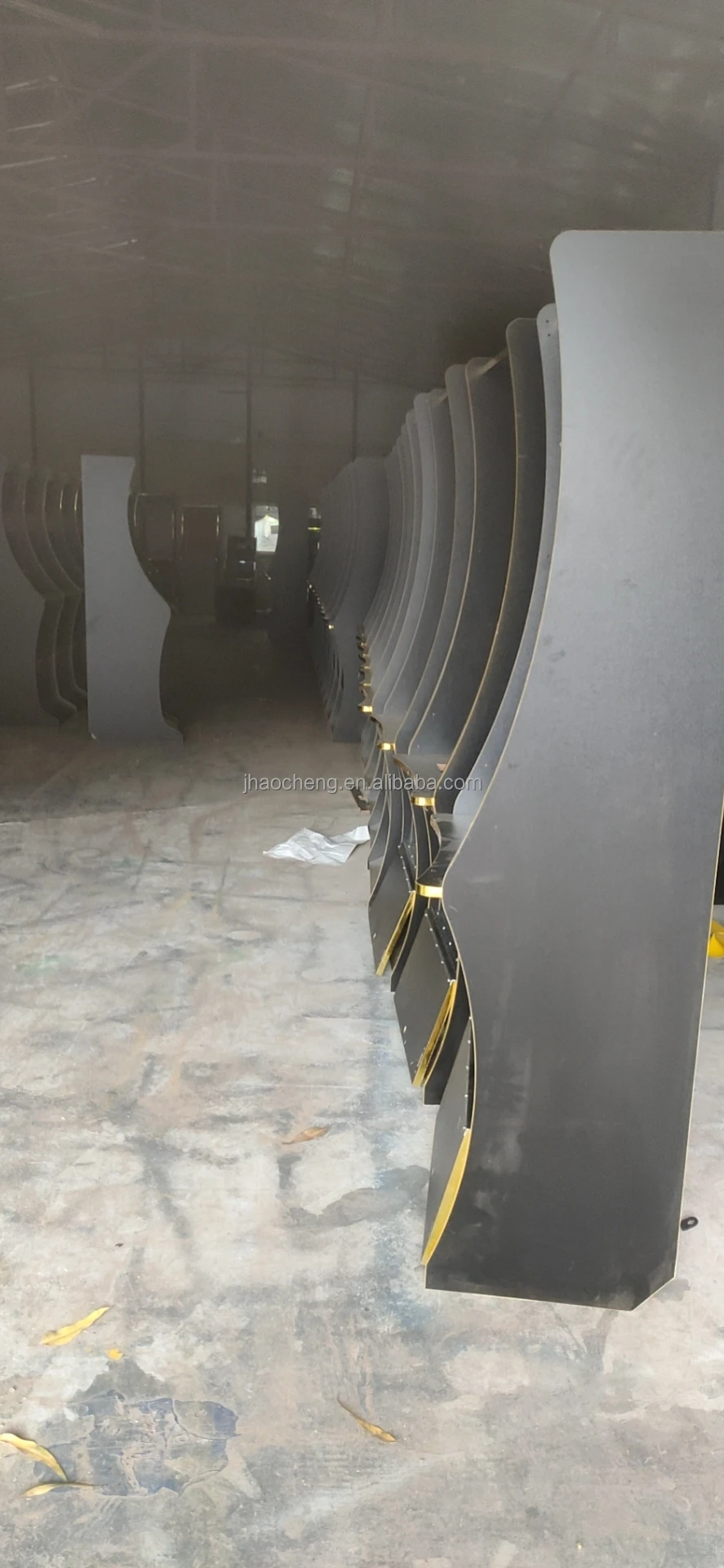 32 Inch Game Cabinet Curved Touch Monitor Electronic Gaming Equipment Metal