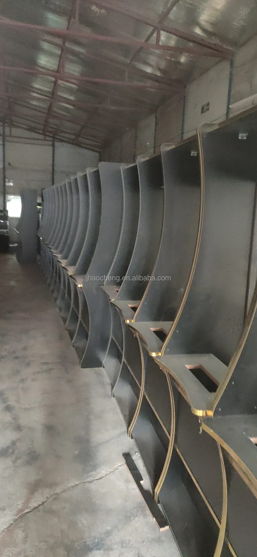 32 Inch Game Cabinet Curved Touch Monitor Electronic Gaming Equipment Metal