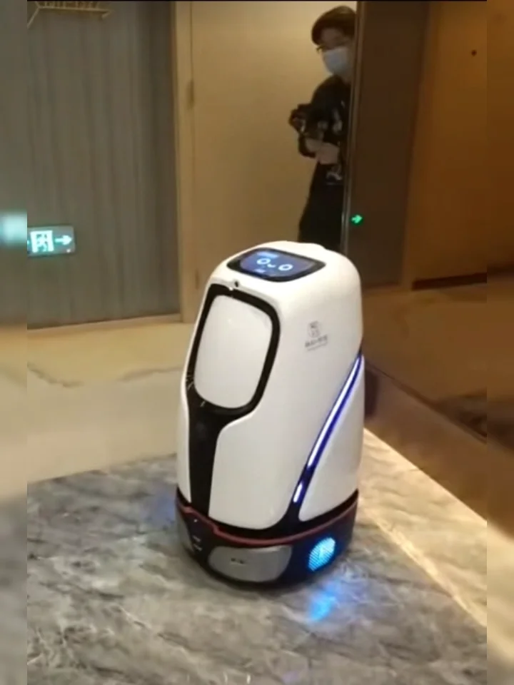 2024 New Self Driving Restaurant Serving Delivery Bot Hotel Delivery ...