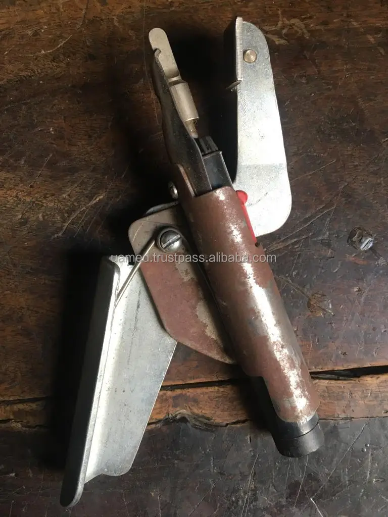 Pigs Piglet Gas Tail Docker New Born Pig Tail Dockertail Docking Of