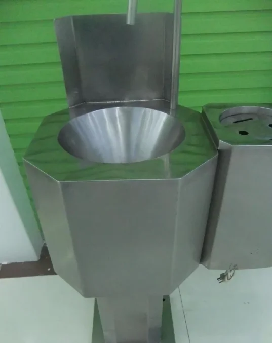 Hand sinks and knife sterilizers for hygienic control in slaughterhouses