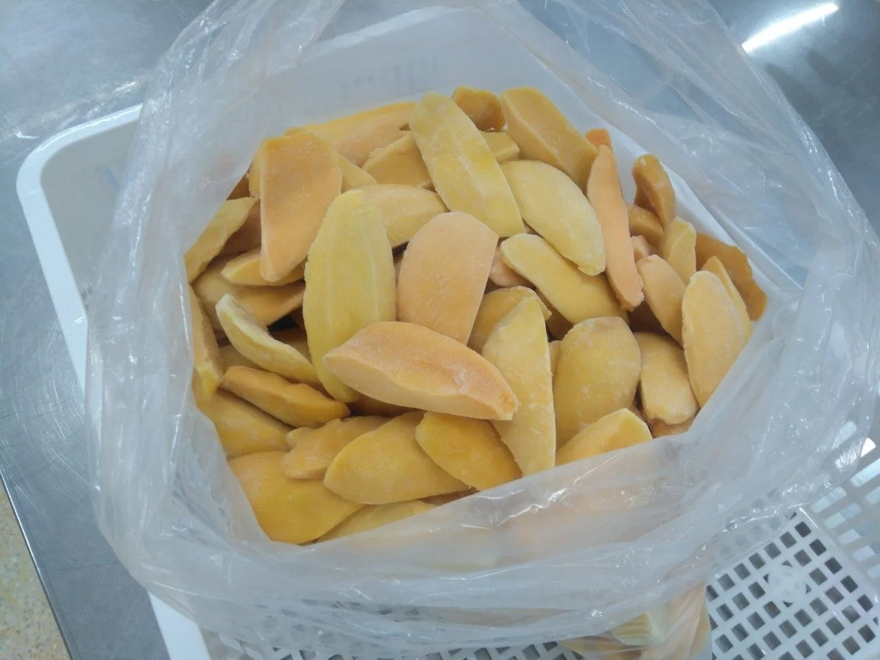 Замороженное манго для закусок замороженные фрукты чипсы из