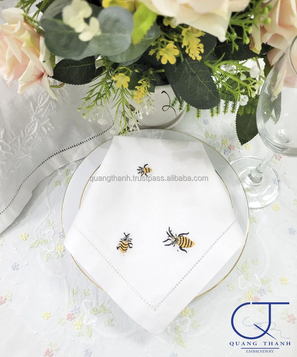 Custom Wholesale Embroidery Cute Bee Designs Dinner Napkin Cotton