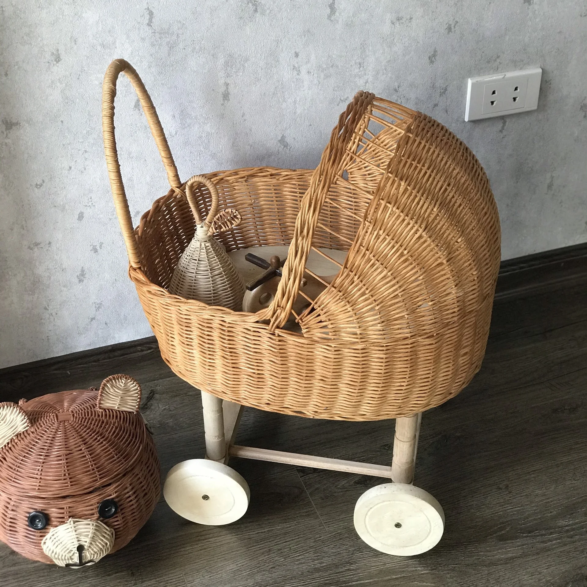 Perfect Tiny Rattan Doll Wardrobe,Kid's Clothes