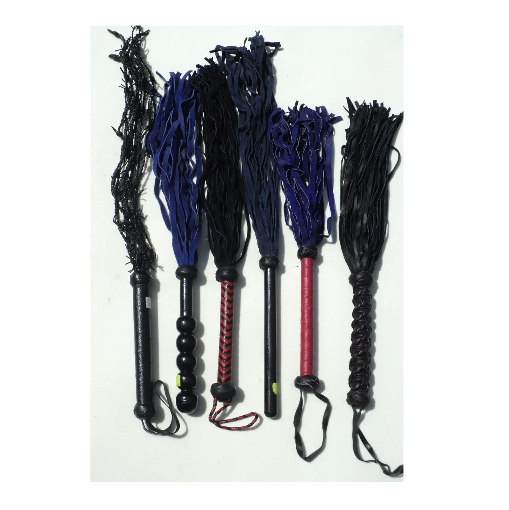 High Quality Custom Leather Flogger Whip With Wooden Handle and Fringes Wholesale for Bondage Gear