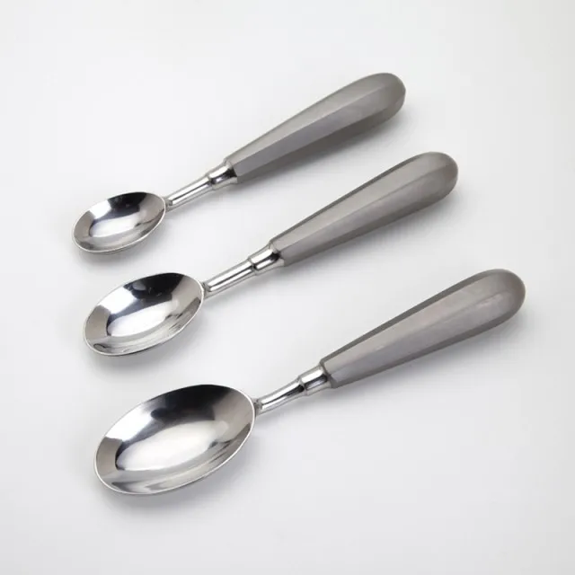 Triangle - Stainless quenelle shape spoon cm 3X20,5