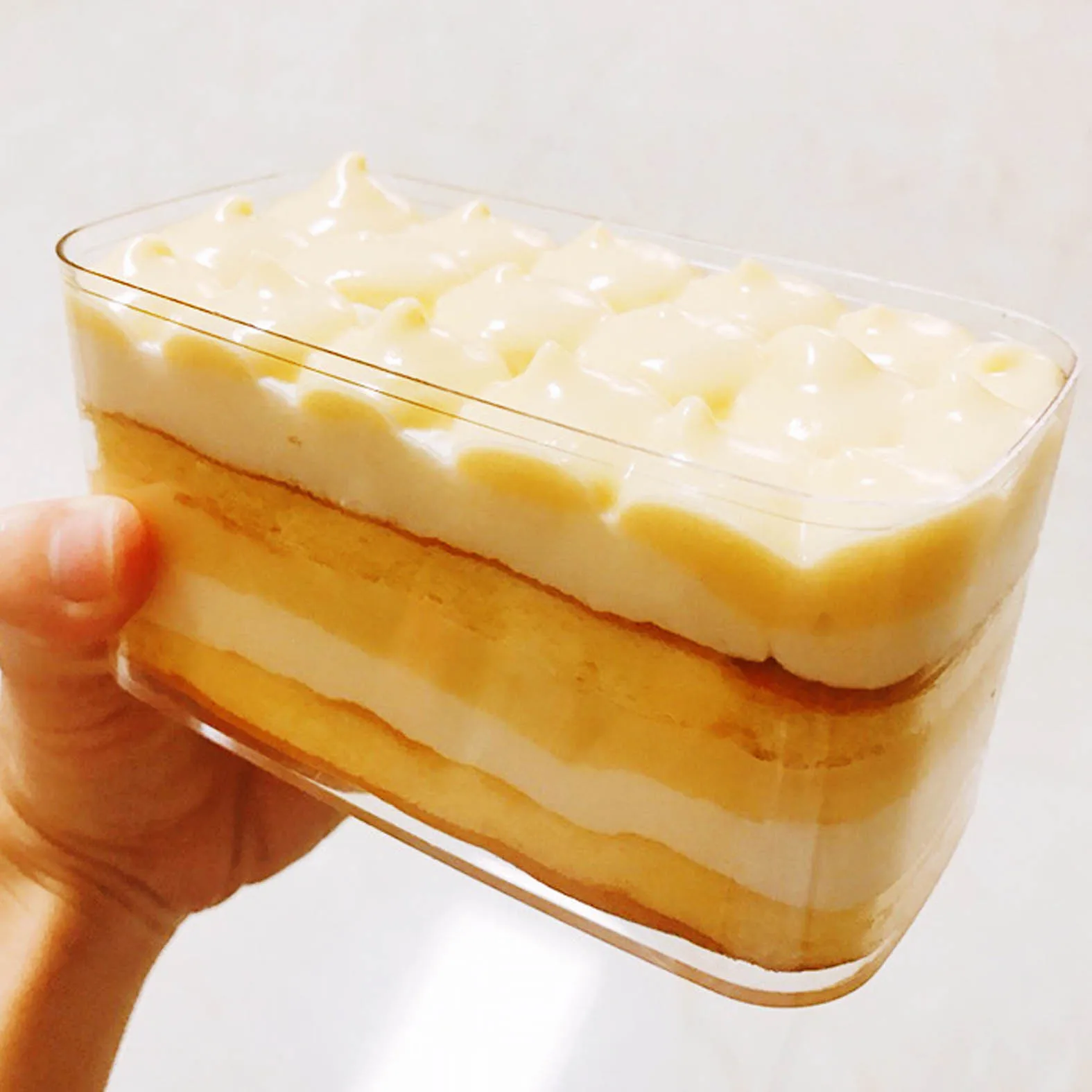 High Quality 350ML Transparent Cake Plastic Food Container Box Sealed Food Candy Dessert Plastic Cake Box