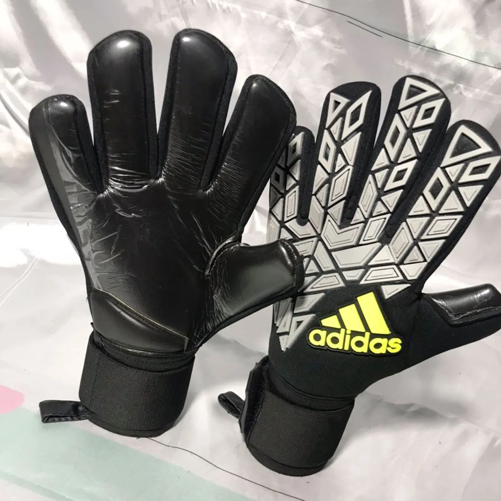 Новые латексные перчатки для вратаря, перчатки для вратаря с ладонью/латексный вратарь 4 мм Giga