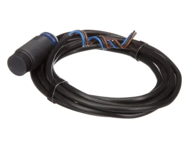 Nuovo originale nuovo sensore interruttore di prossimità XS4P18AB120 Nuovo originale nuovo sensore interruttore di prossimità XS4P18AB120