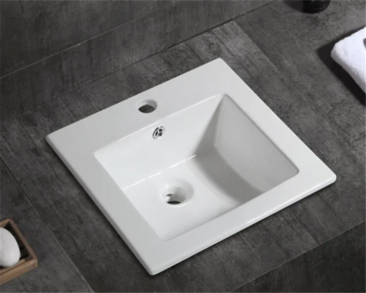 Kabanyo Maliit na Kwadrado Klasiko Kabayo Lava Basins