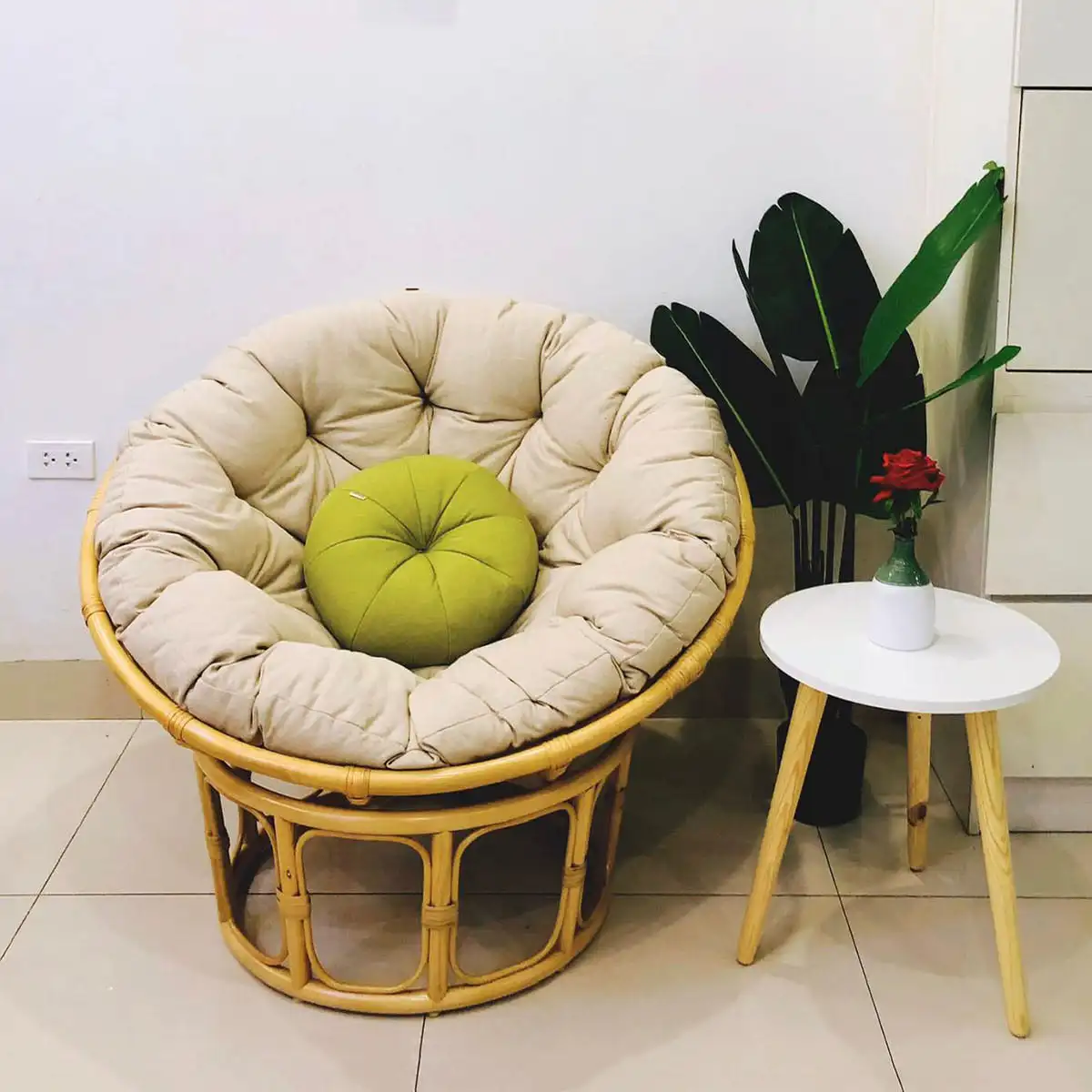 クラシックな手織りラタン回転式パパサンチェア、エレガントでモダンな