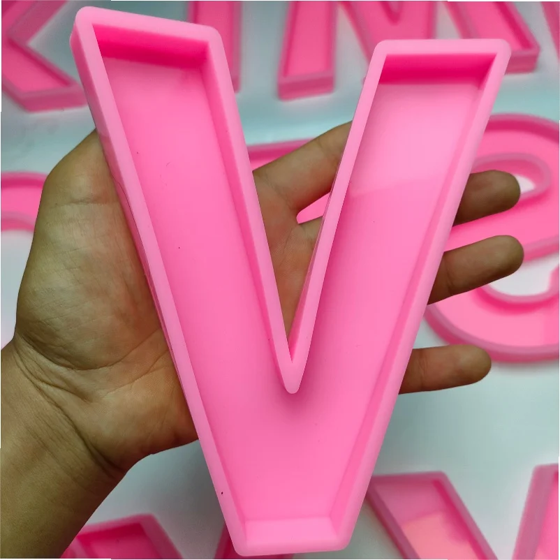 V.jpg