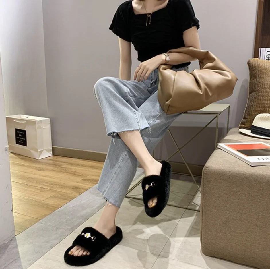 Sandalias de verano para looks de invierno | Telva.com