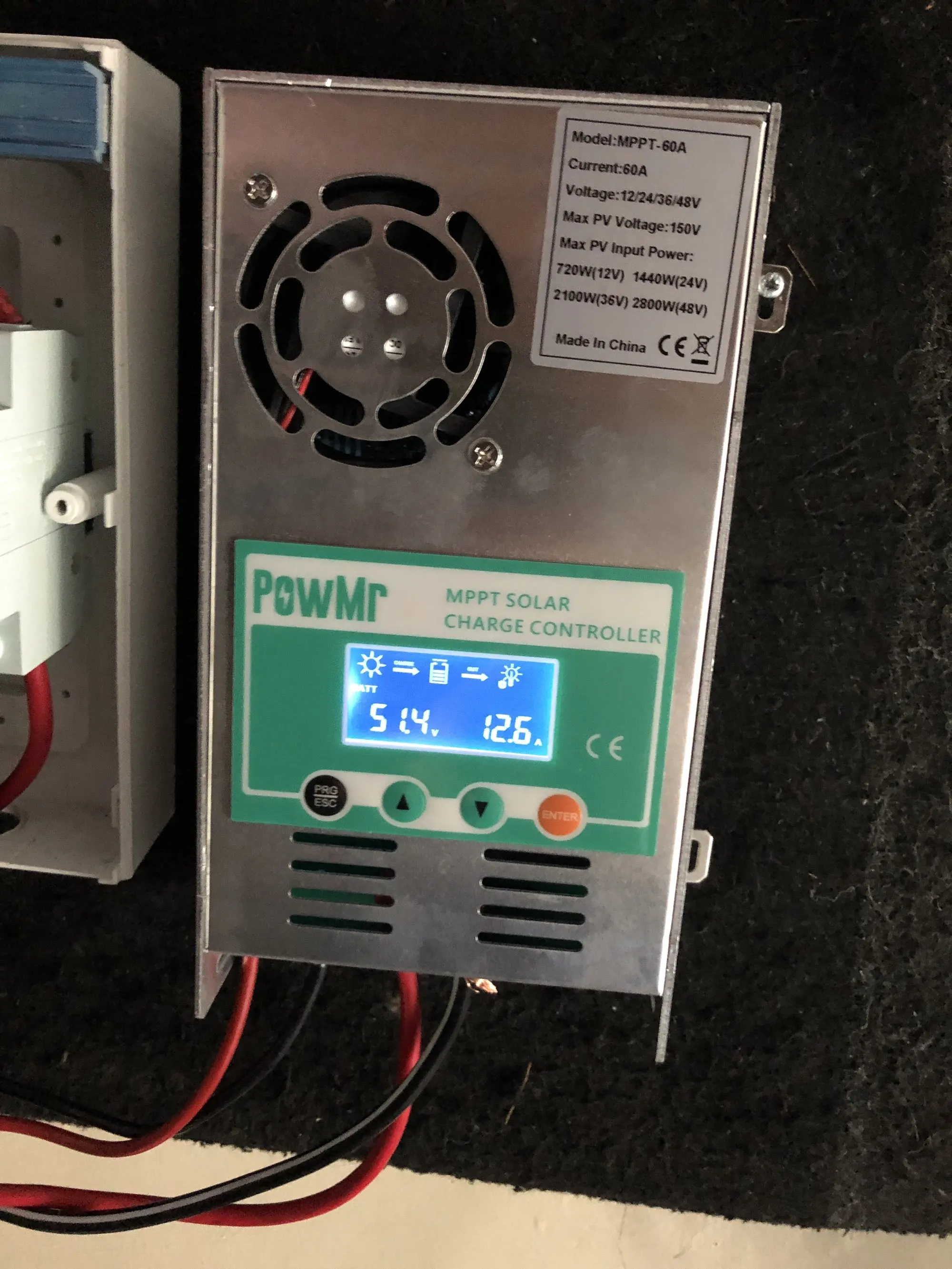 Contrôleur de Charge Solaire POWMR 60A Classe 4 MPPT 12V 24V 36V 48V  Identification Automatique Regulateur de Décharge du Chargeur Solaire Avec  Écran