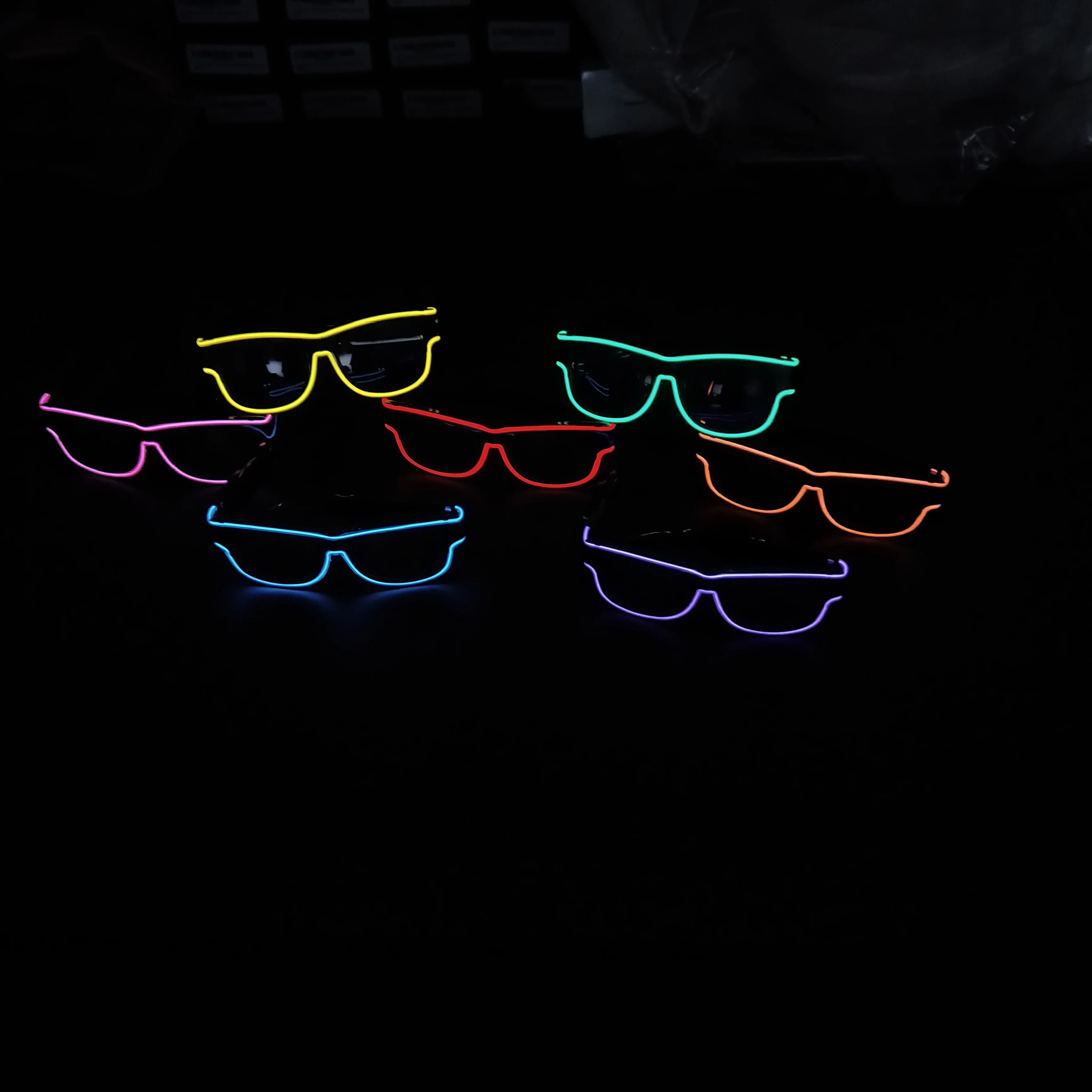 Лидер продаж подсветкой зарядка от USB черная рамка с 7 видов цветов Новинка партия El провода очки для EDM