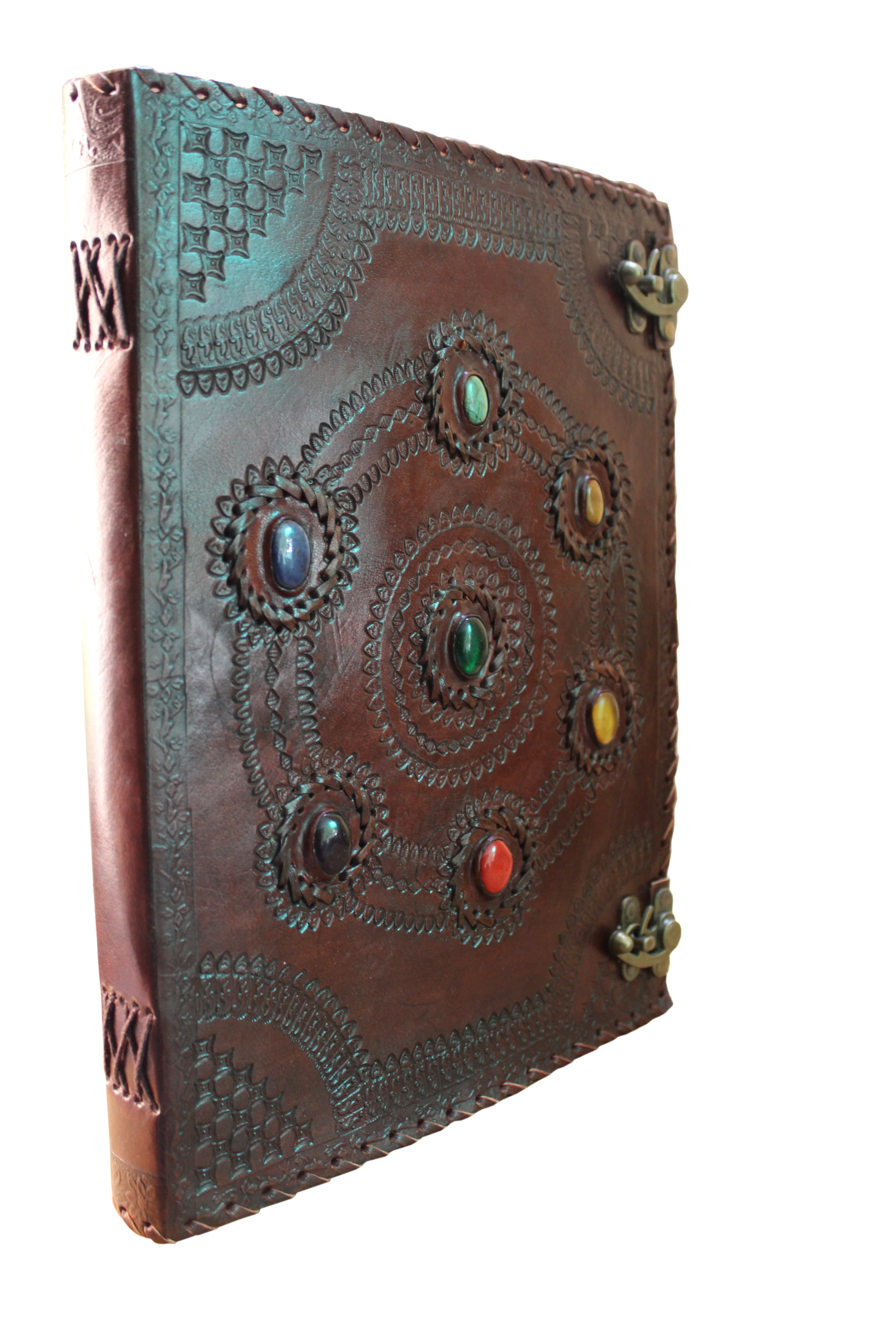 
Вышитая вручную боковая строчка с двойной застежкой узор с семью цветными камнями в цветочной текстуре и стежками 