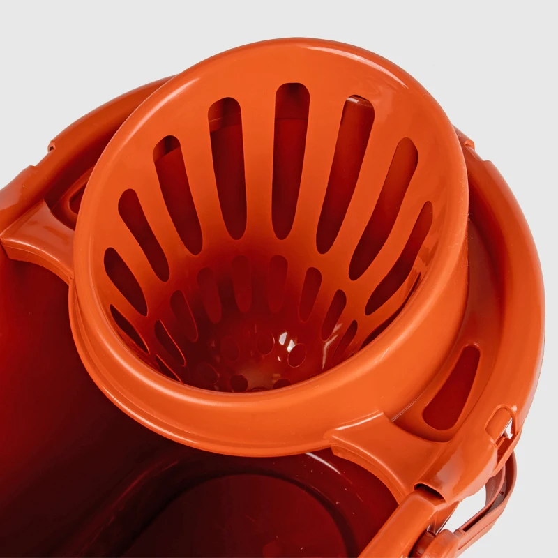 Italian Ecofriendly Plastic Mop Bucket With Mop Wringer In Recycled