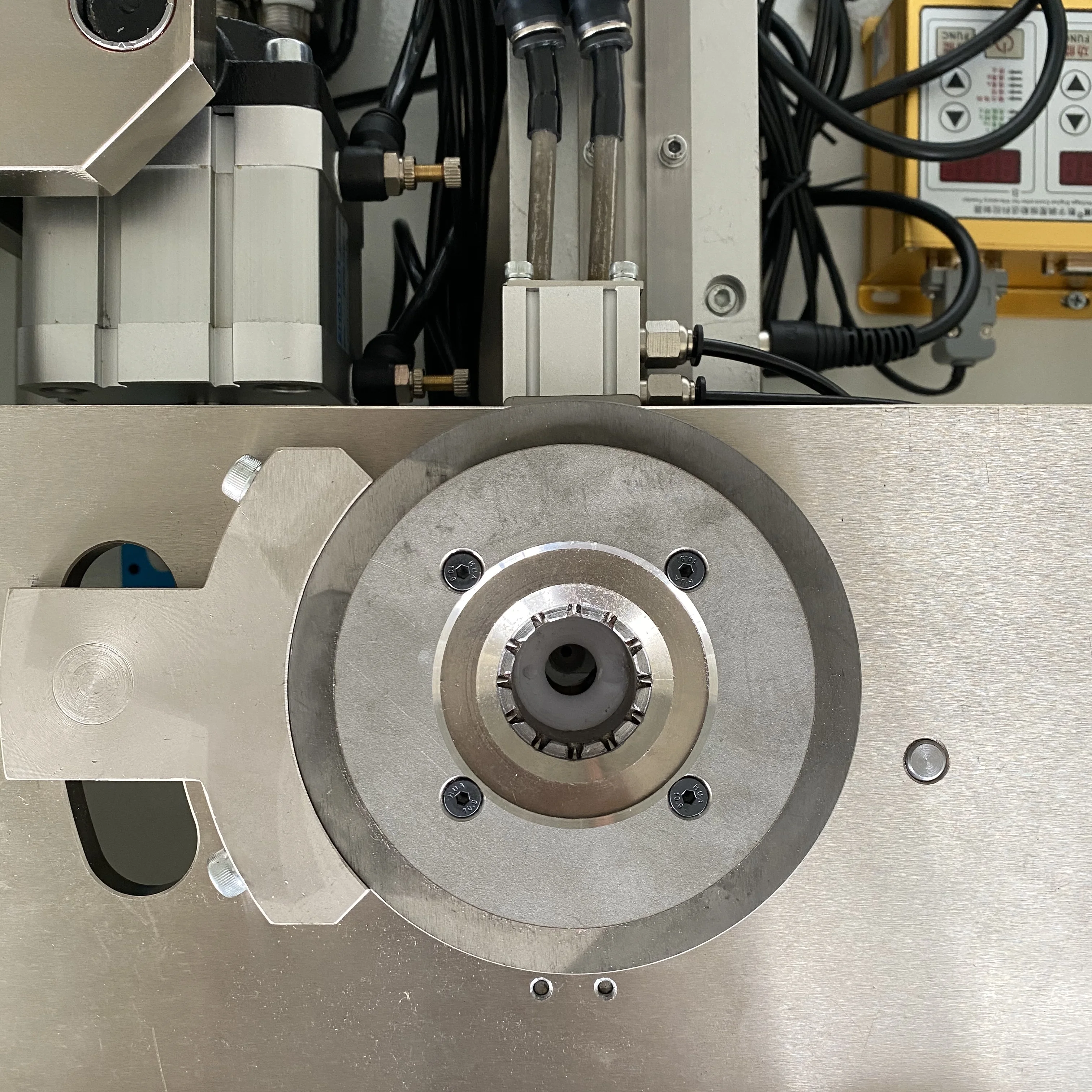 Светодиодная Автоматическая лампочка E27 E14, клепальная машина с крышкой с резкой проволоки, гибкой проволоки, функцией тестирования высокой емкости