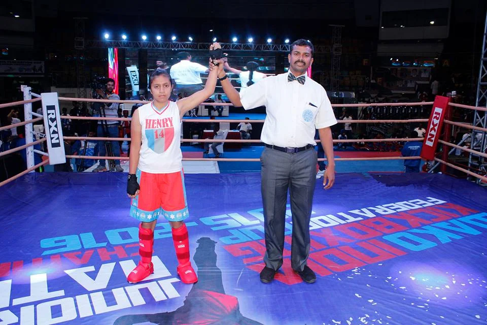 Боксерское кольцо, Индия, OEM, индивидуальный логотип, профессиональное боксерское кольцо, напольное боксерское кольцо с угловыми подушечками и всеми аксессуарами