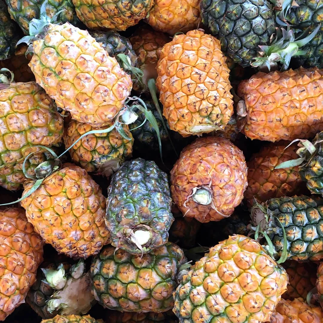 pineapple/fresh pineapples/fresh fruits!