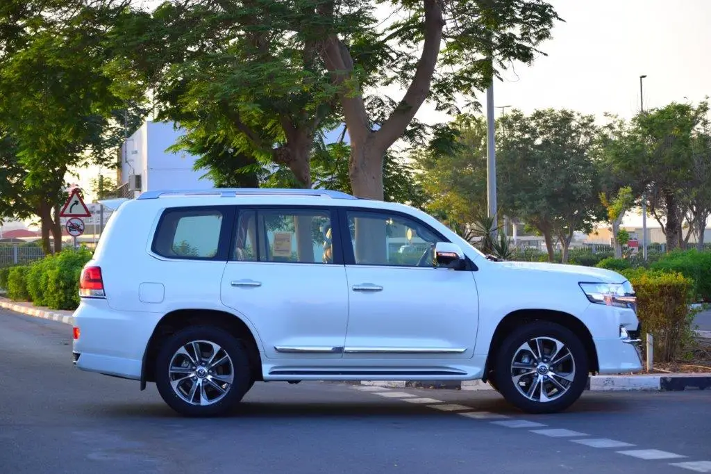 2021 land cruiser 200 gxr v8 4.