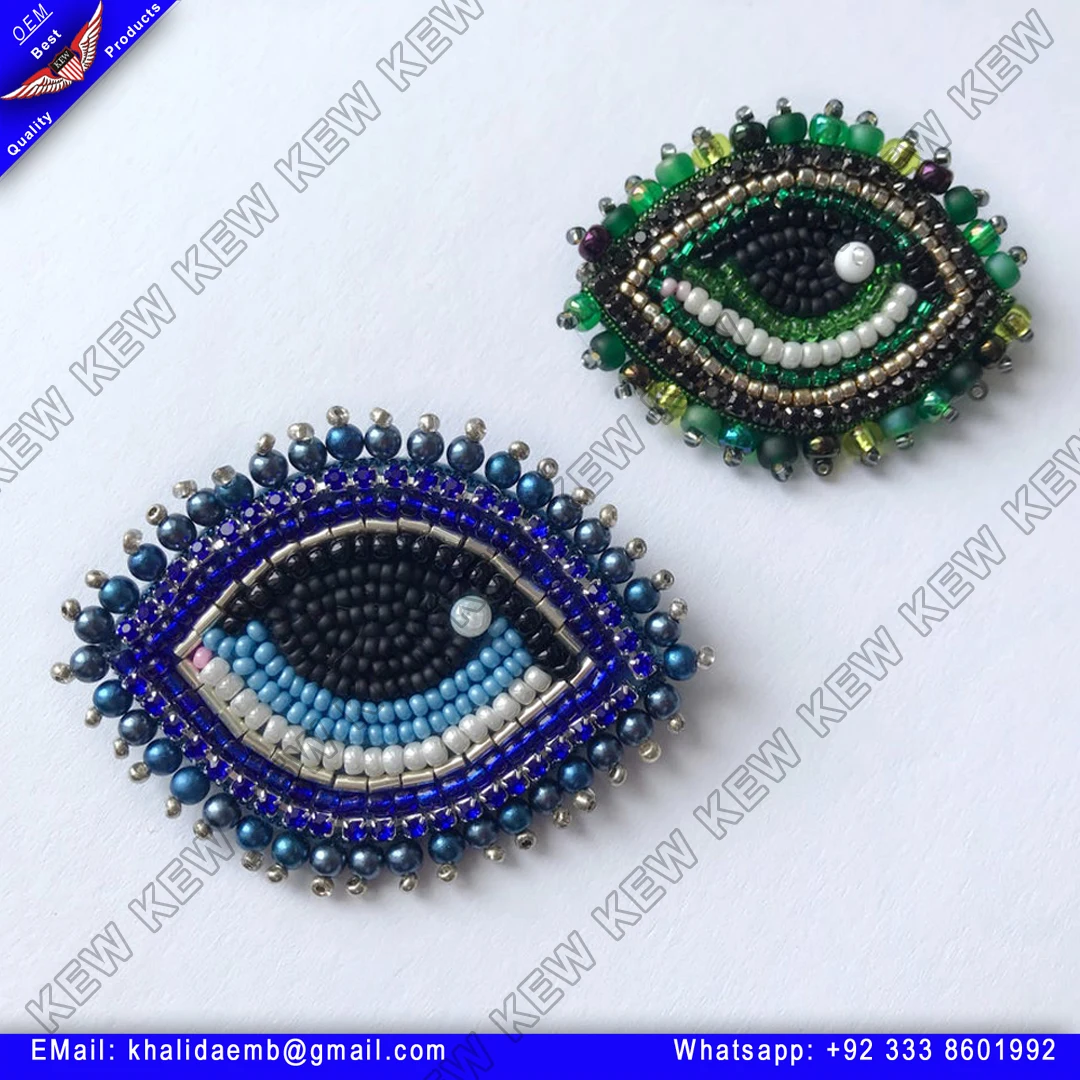 beaded brooch (5).jpg