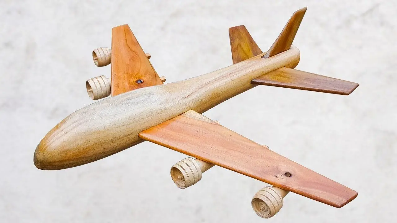WOODEN AIRCRAFT MODEL/ BOEING AIRPLANE MODEL