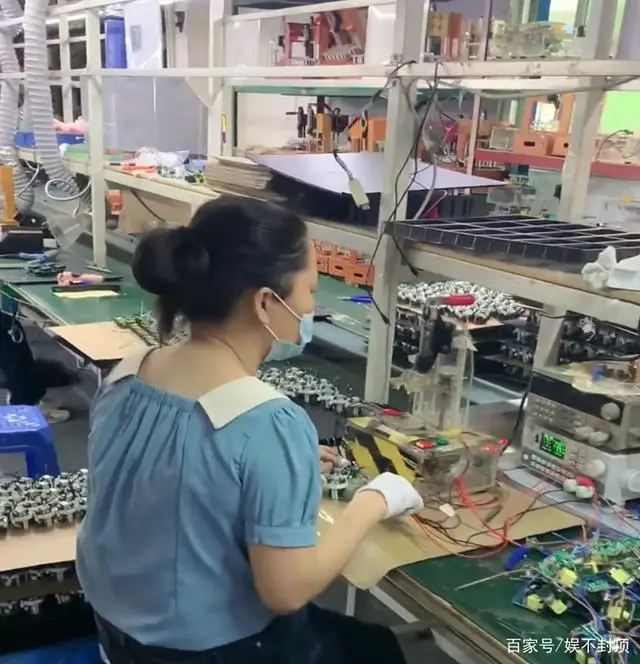 1kw 1000w Wireless Professional Fm Broadcast Radio Transmitter 87.5108