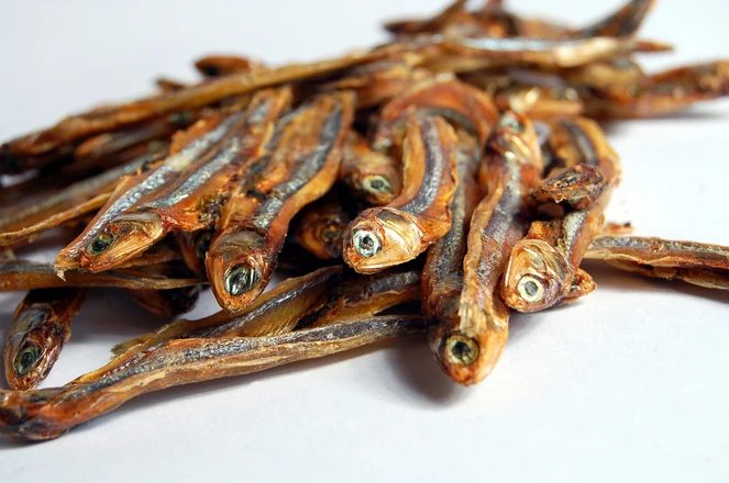 dry-anchovy-fish-1324427.jpg