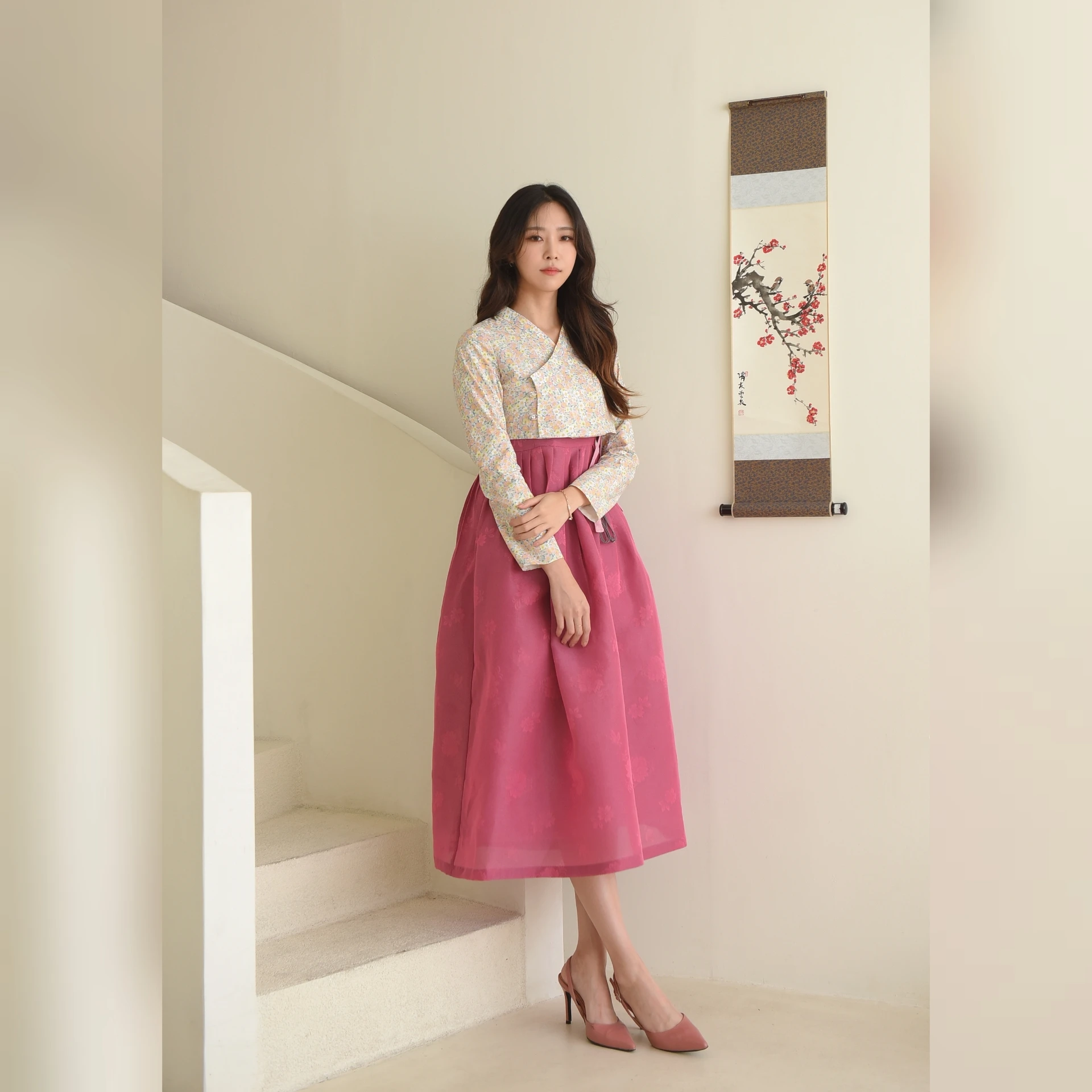 Hanbok Kasual Wanita Korea/Pakaian Unik/Kostum Liburan/Lengan Panjang/Leher  V/Pola Bunga/Cocok Campuran