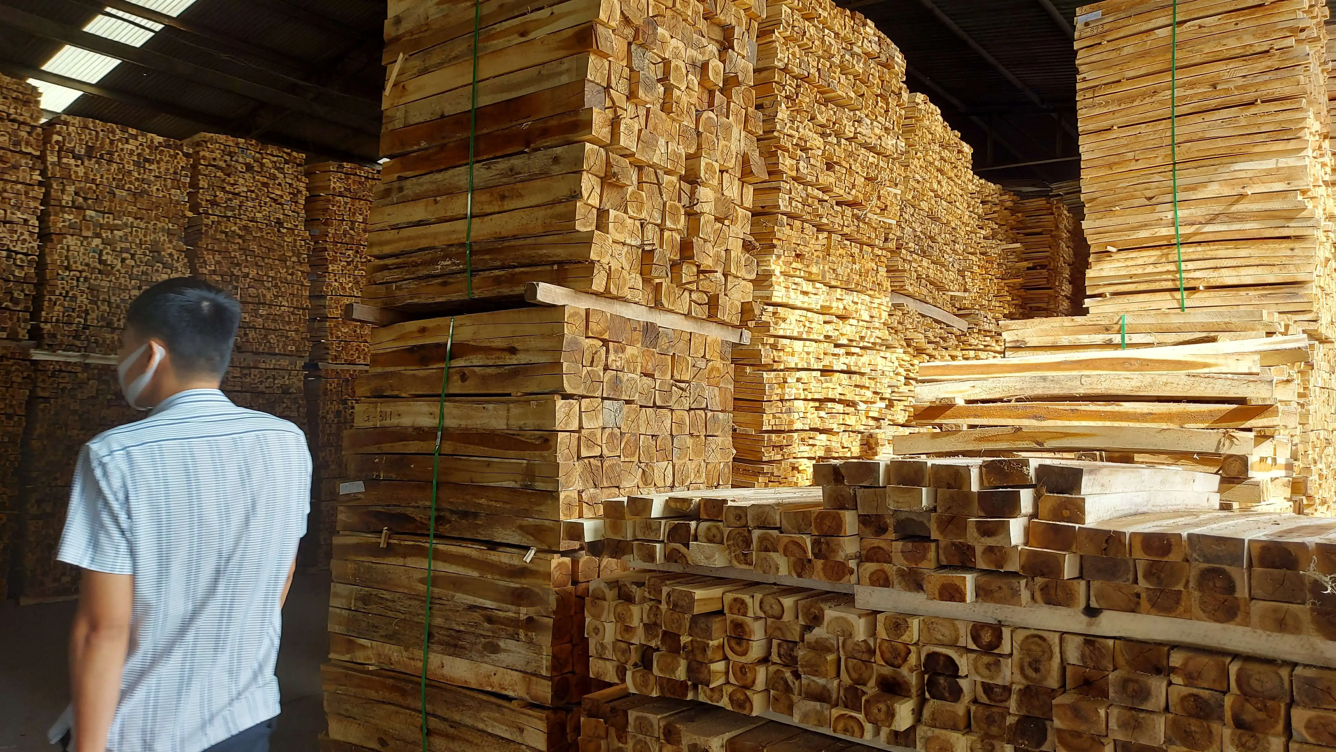 Uniform Color Acacia/rubber/ Pine Wood Timber Lumber Make Wooden