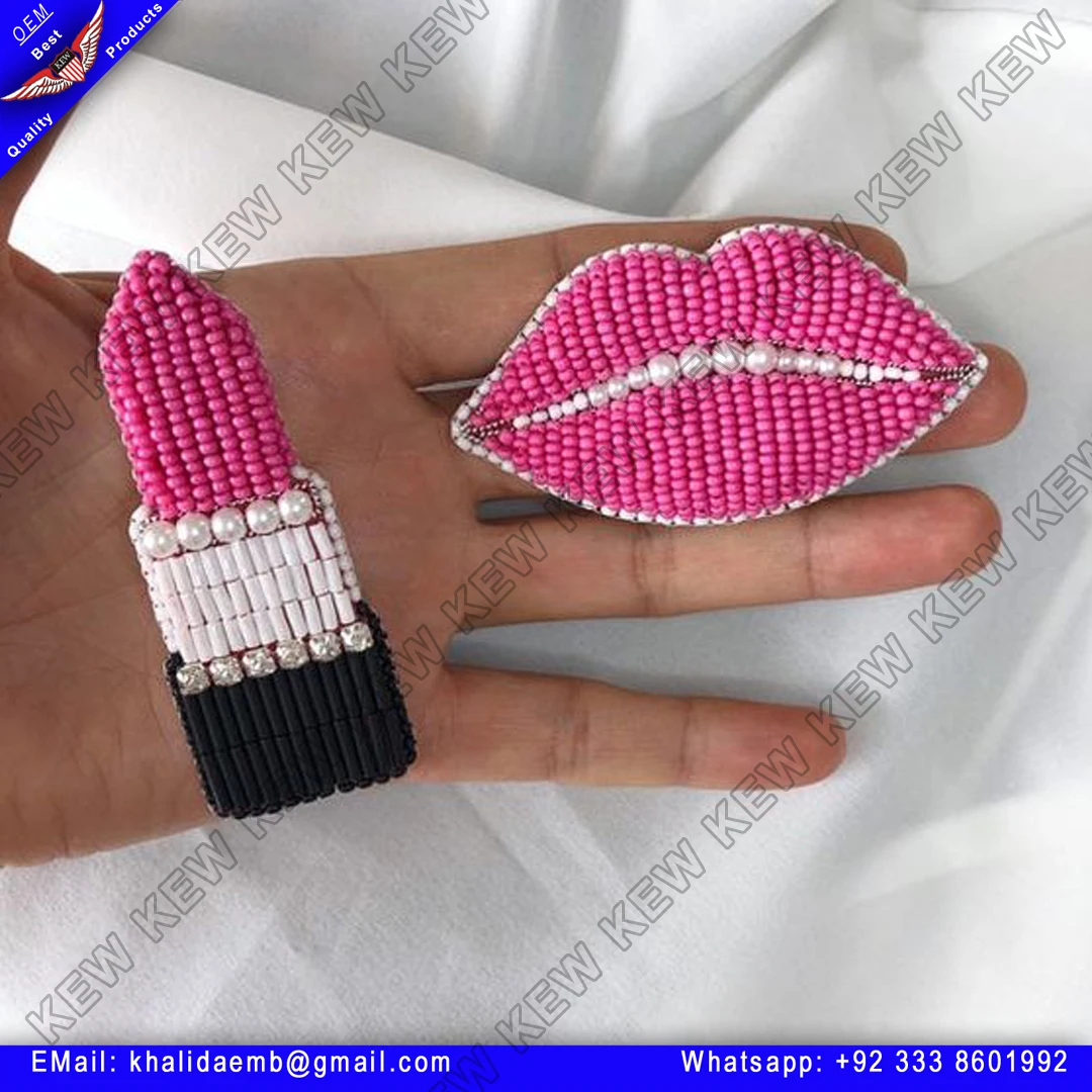beaded brooch (1).jpg