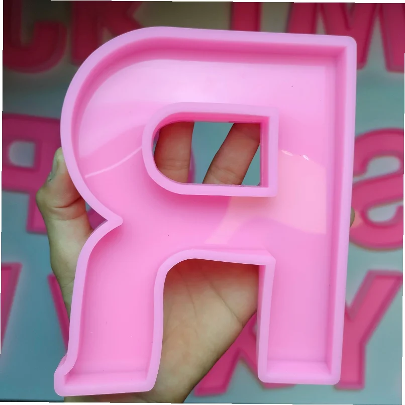 R.jpg