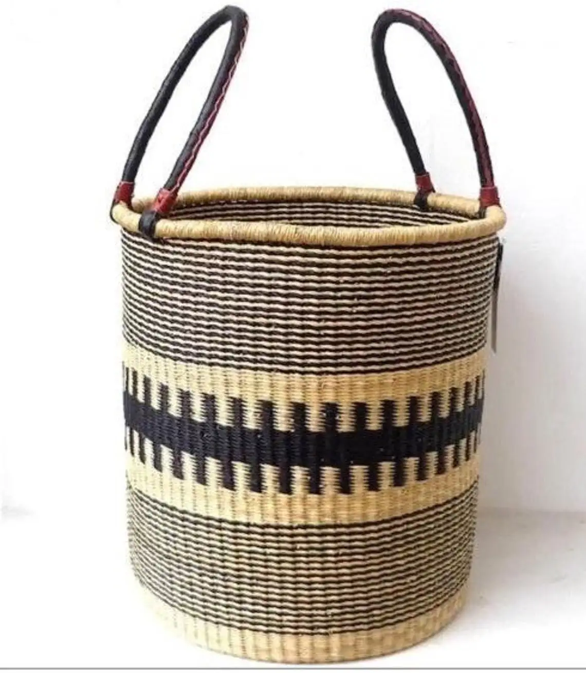 LOVELY Perfect High Quality Handmade Round Laundry Hamper Storage Basket Handwoven Wicker Bamboo Seagrass Basket Colorful Color