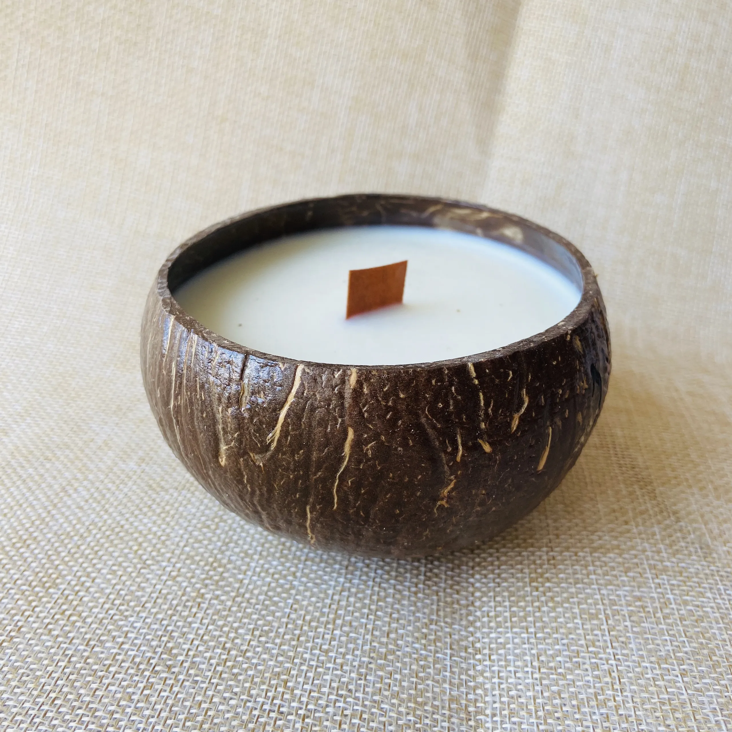 Vietnam Coco Candle With Many Scents/ Supplier Coconut Shell Bowl