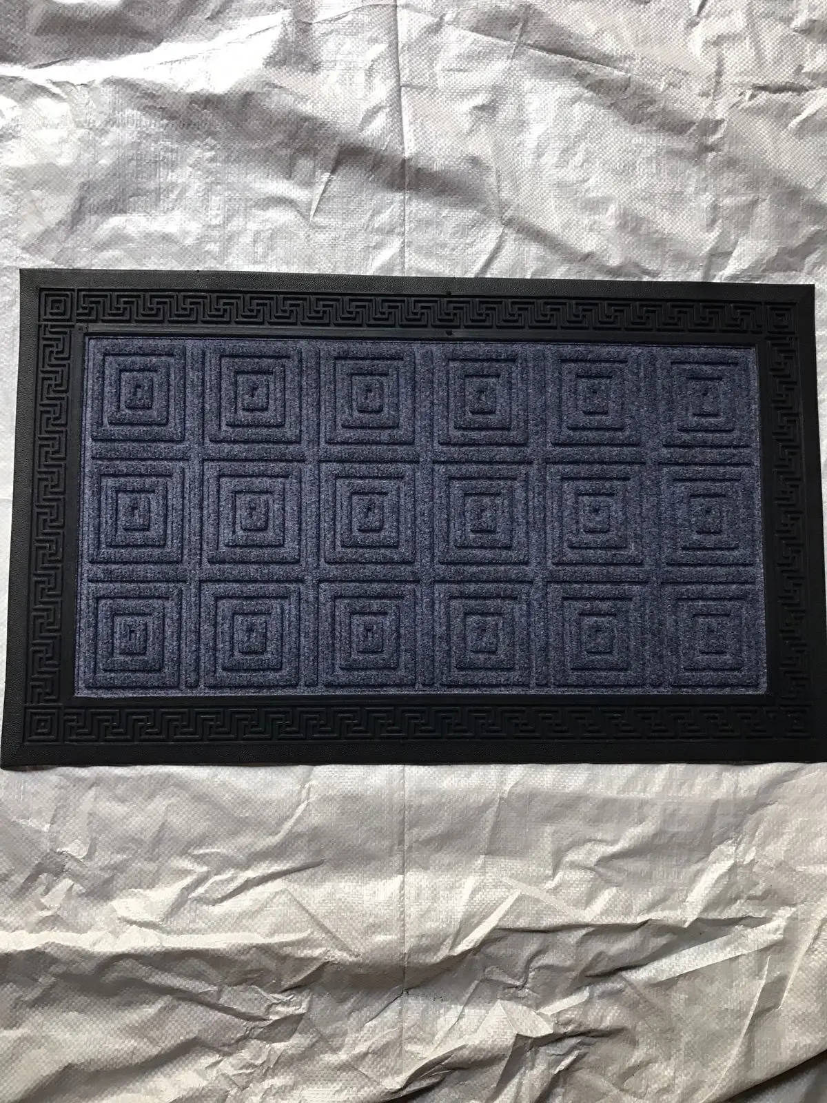 Custom Color And Size Available Anti Slip Tufted Technique Made 100