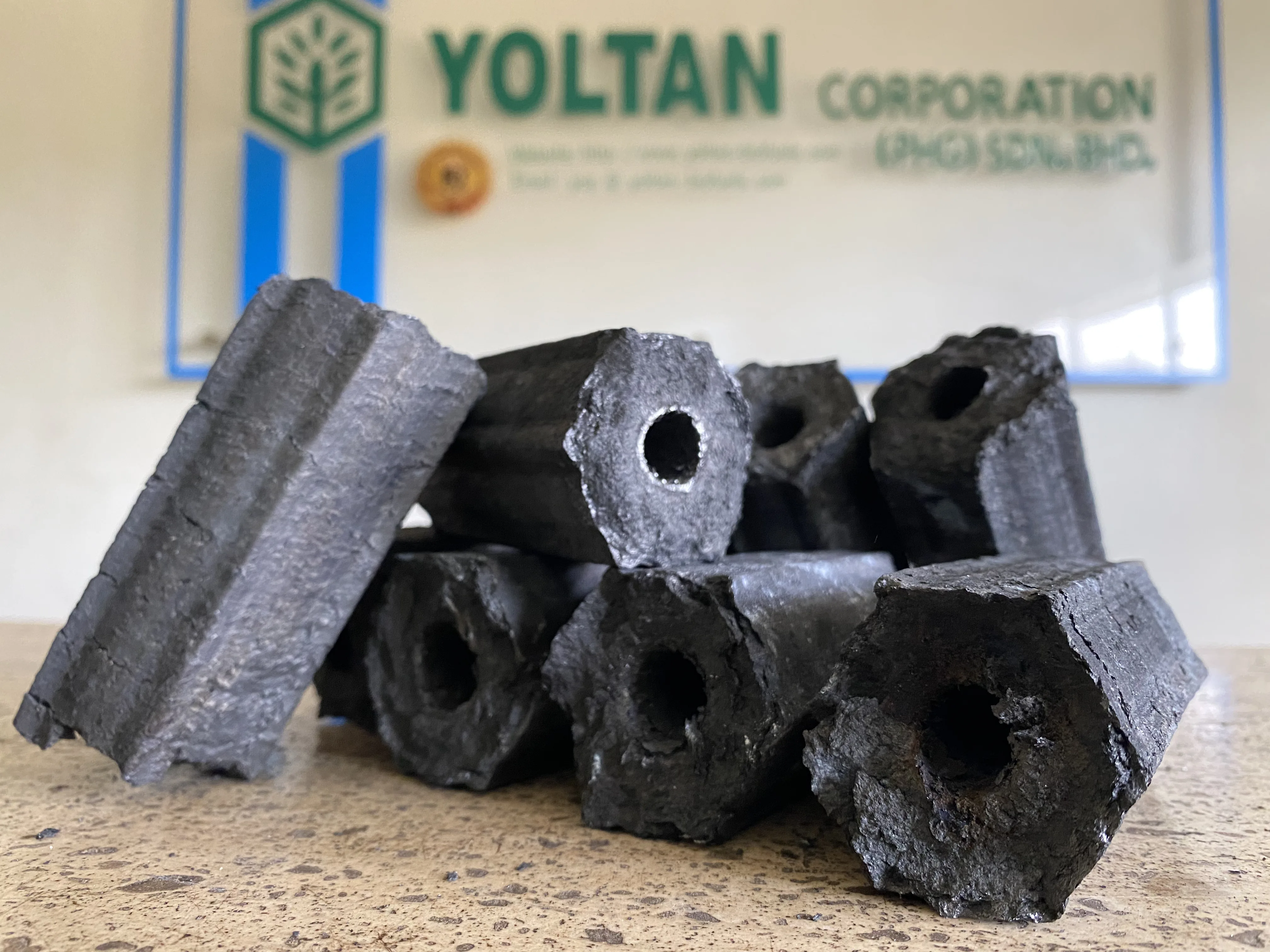 Top Pick C Grade Sawdust Briquette Barbecue Charcoal Used For Daily