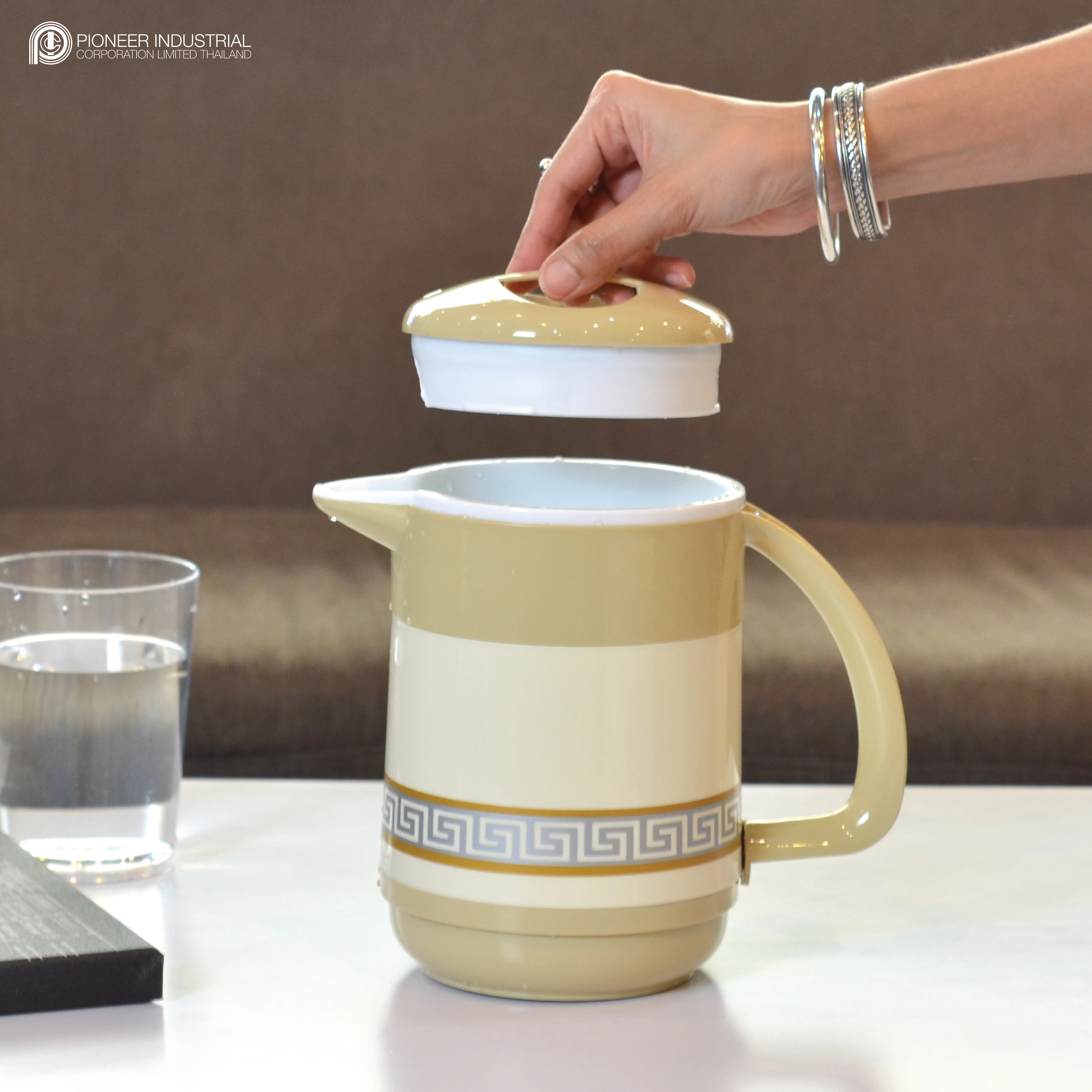 Pioneer Coffee Pot 