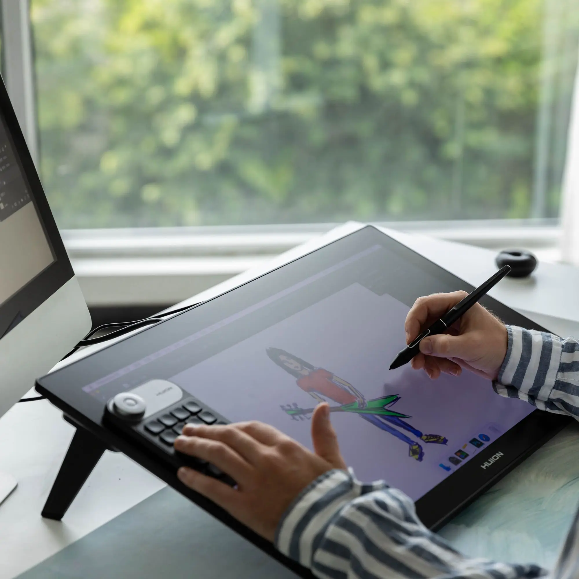 HUION Kamvas Pro 24 (4K) UHD 液晶ペンタブレット Kamvas Pro 24 (4K) UHD Pen Display for Professional Artist