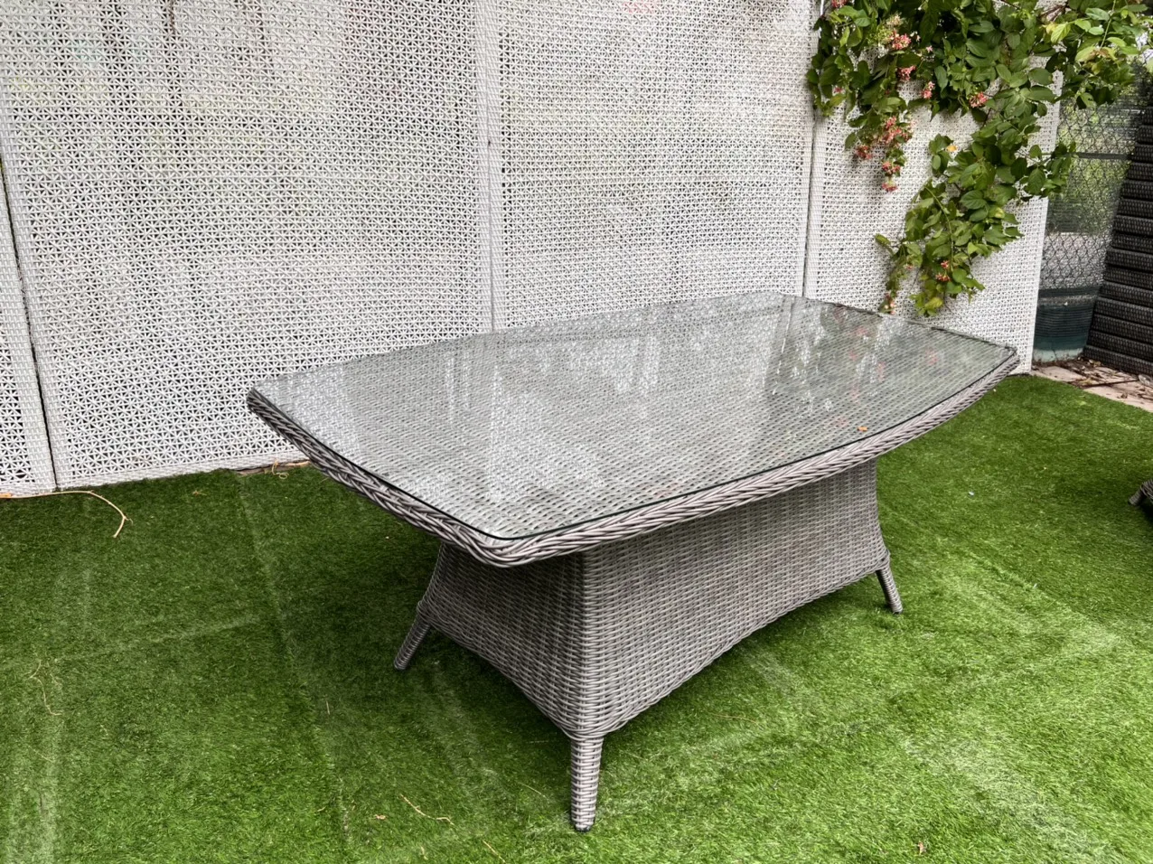 Hot Design Dining Set with 6 Chairs  VALENTINO Luxury Dining Set for Garden Patio Royal Style Dining Garden Set From Vietnam