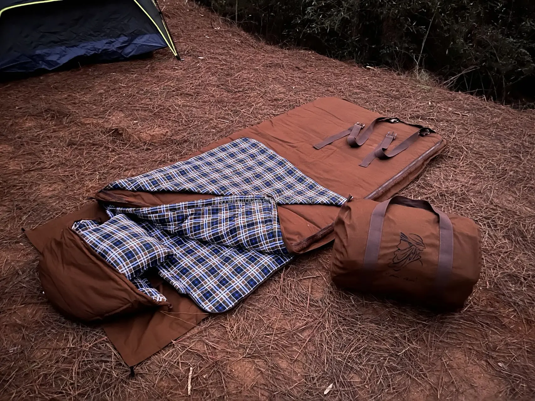 Luxury 7kg Waterproof Cotton Canvas Sleeping Bag With Pillow And Carry