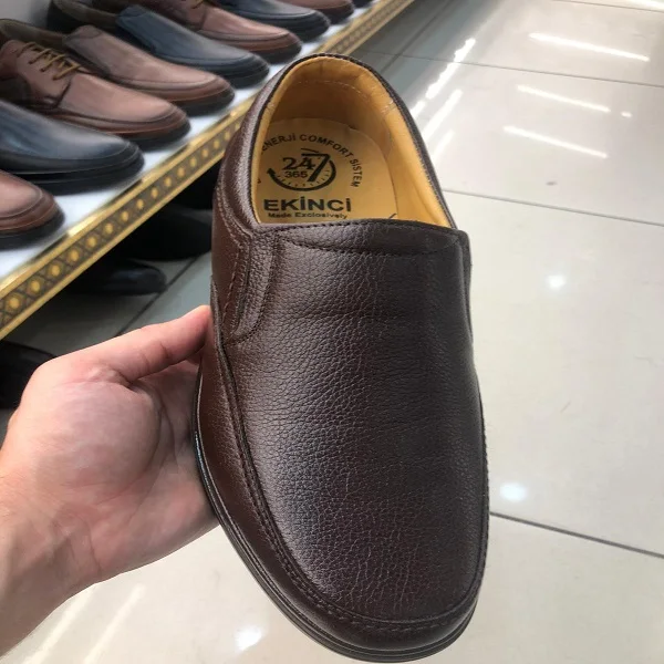 Factory Supplier Fast Delivery Cow Leather Good Price Official Shoes