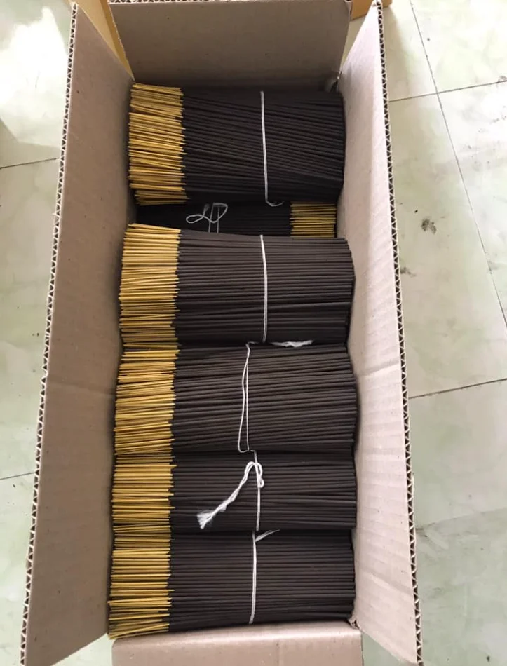 картонные палочки.