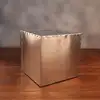 Gris oscuro