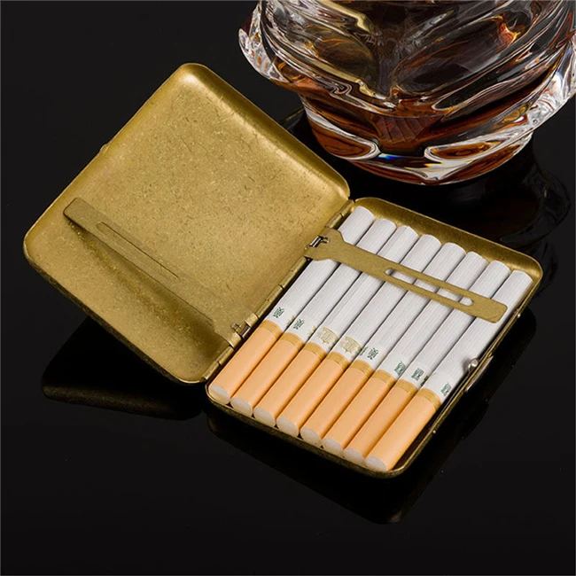 18 Karat Gold Cigarette Holder Case British Style