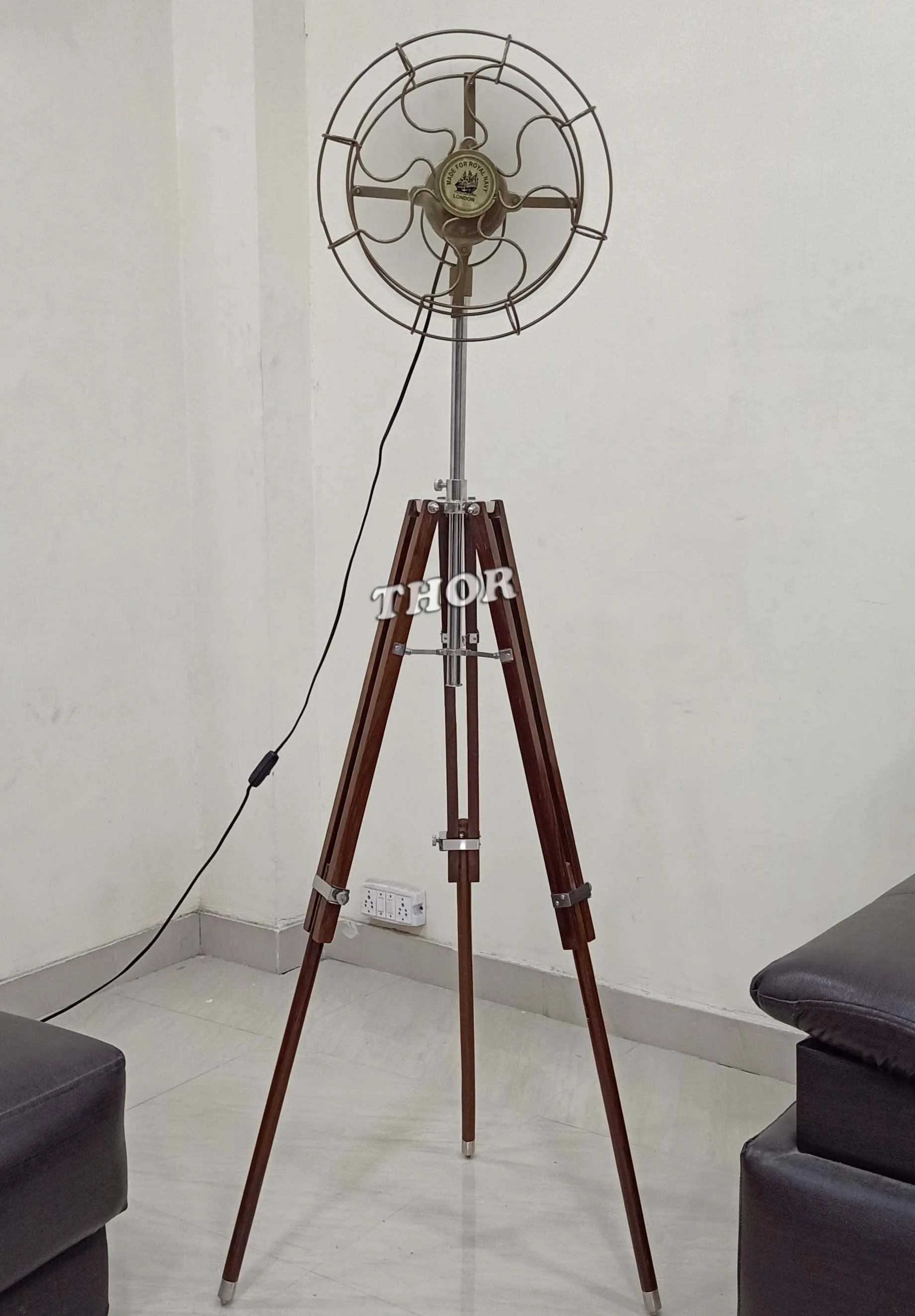 Ventilateur De Sol En Métal Avec 3 Vitesses De Rotation Et Angle D