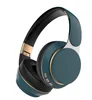De color Verde oscuro