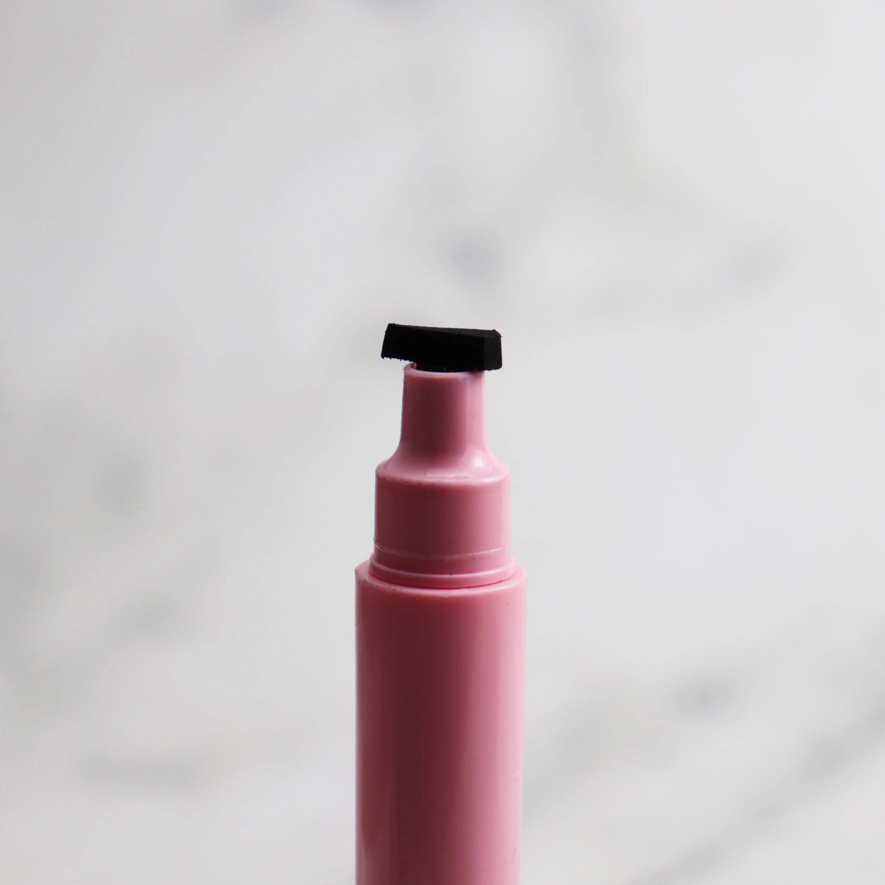 New Arrival High Quality Quick Dry Liquid Waterproof Eyeliner 24H Long Lasting Cosmetics Pencil Form Mineral Ingredients