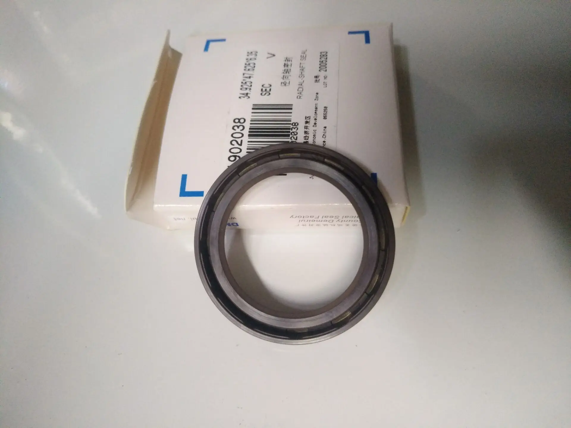 送料無料 通販 激安 油圧ポンプオイルシール34.925*47.625 * FKM 6.35mmサイズPVG オイル